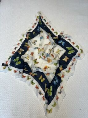 Beautiful vintage Art of the Scarf Tie Rack polyester scarf